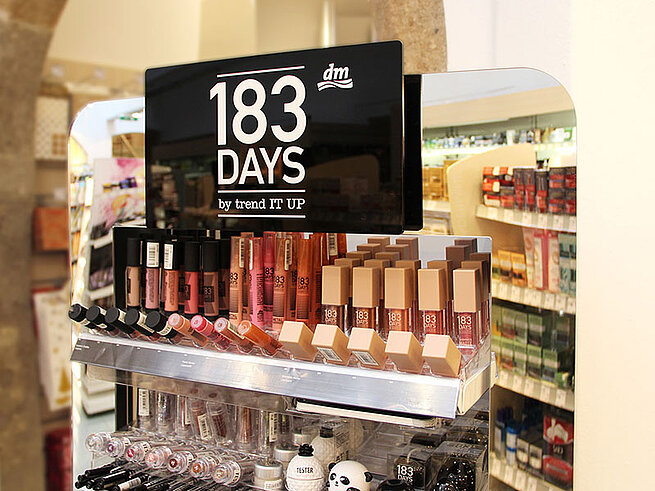 POS Display dm183 days im Store