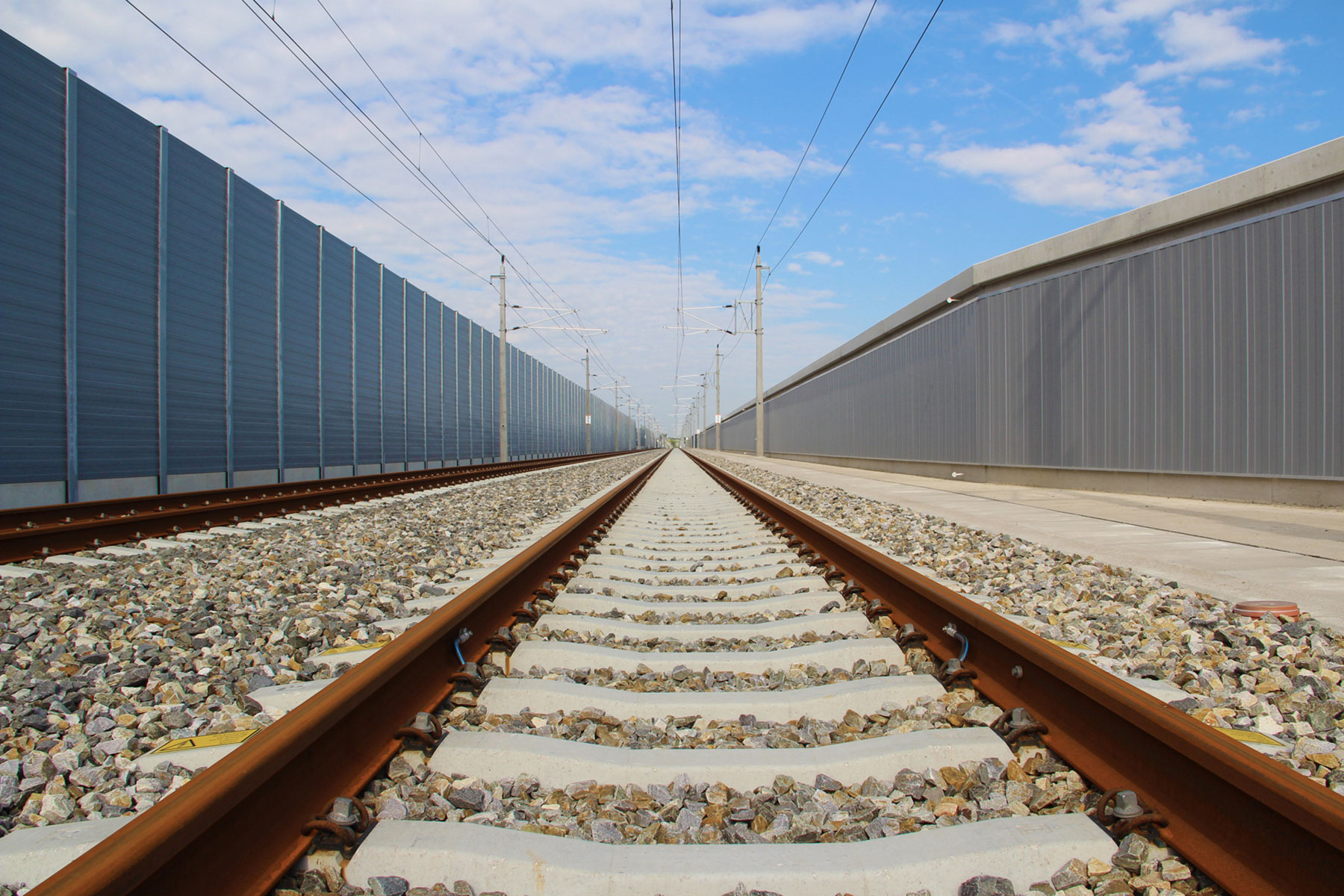 Noise control railway 