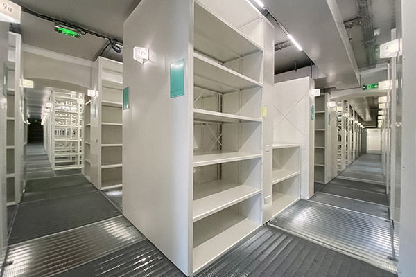 Statische mehrgeschossige Regalanlage in der Französischen Nationalbibliothek