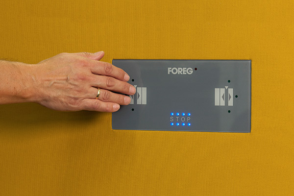 Bedienpanel eines verfahrbaren Regals