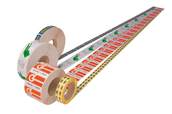 Rollen mit Logo-Aufklebern