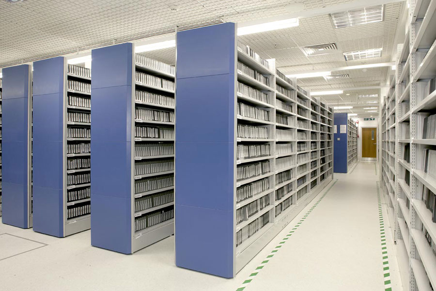 Archivregale der BBC London