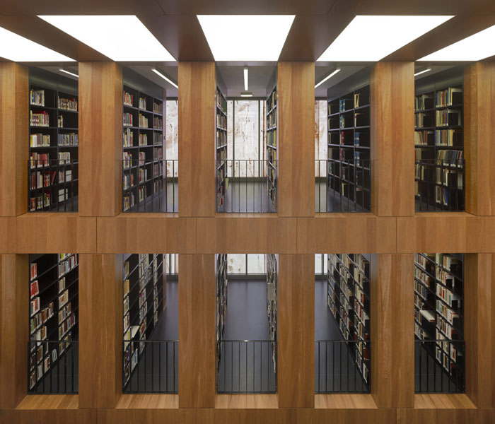 Bibliotheksregale Folkwang Essen