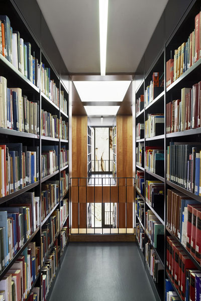 Bibliotheksregale Folkwang Essen