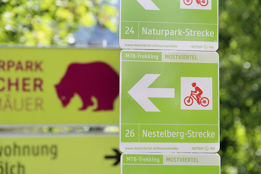 Radwegschilder der Mountainbike Strecke